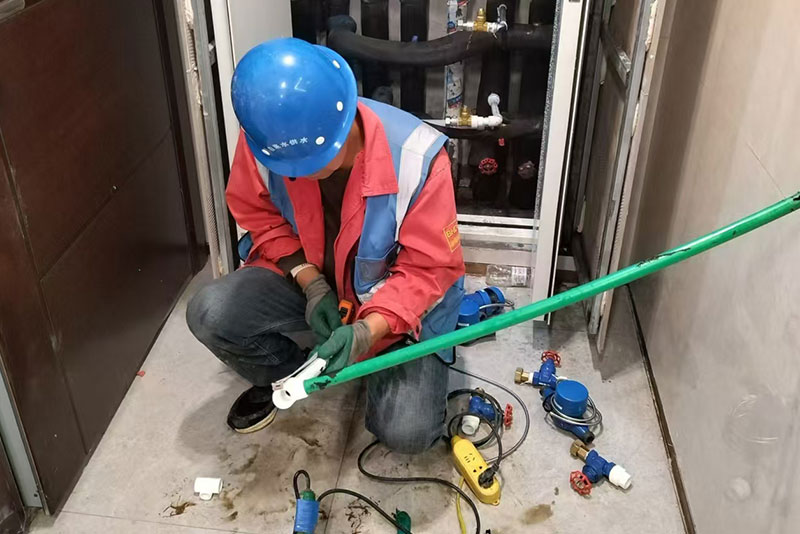 万盛园小区保交房行动加速，600余户水表安装工作圆满完成